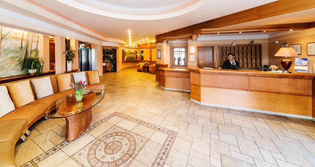 Hotel Komeda Ostrów Wielkopolski Extérieur photo